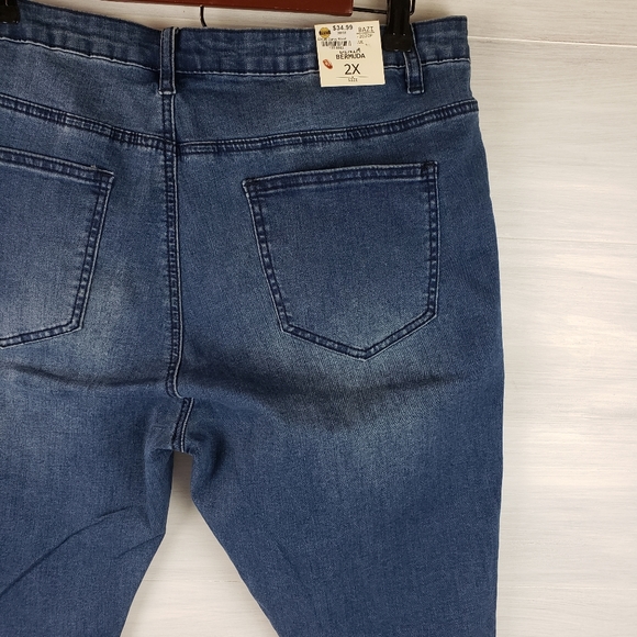 American Bazi Bermuda Shorts NWT - Picture 12 of 12